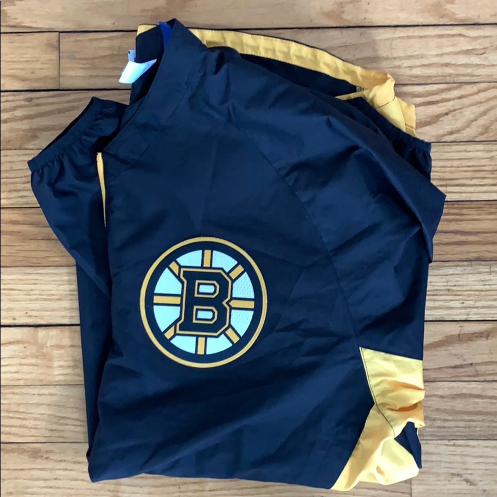 Boston Bruins pull over windbreaker